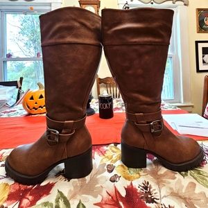 EUC Torrid wide calf boot, sz. 7.5